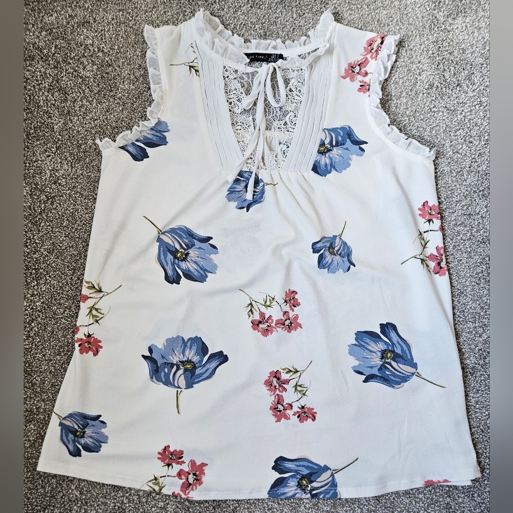 Ivory Floral Sleeveless Blouse "Black Tape" Lace Panel Ruffels Small/Medium